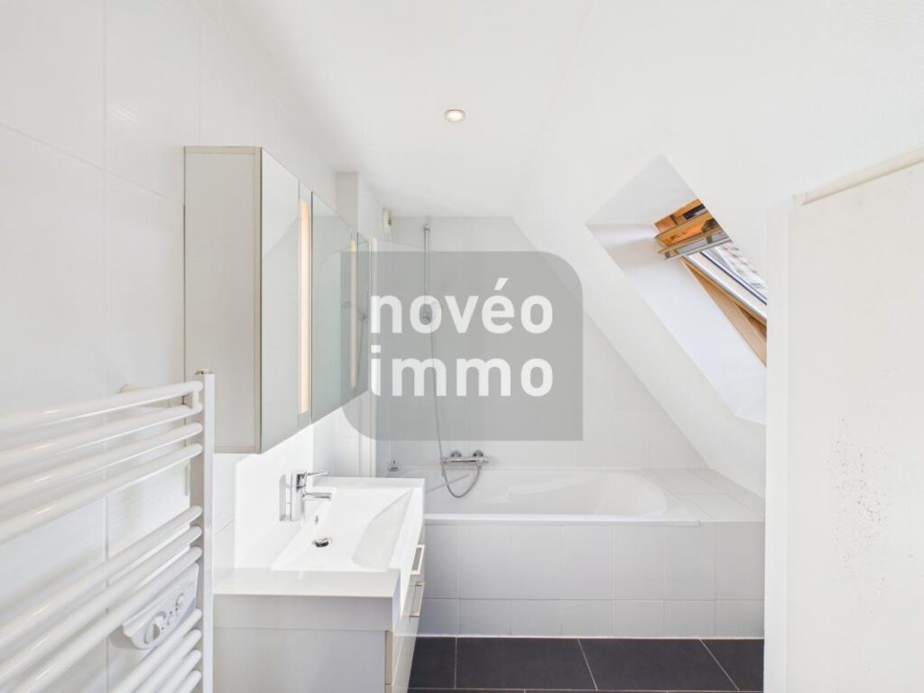 Magnifique appartement 2 pièces dernier étage avec cuisine é – 2 pièces – 1 chambre – 66 m²