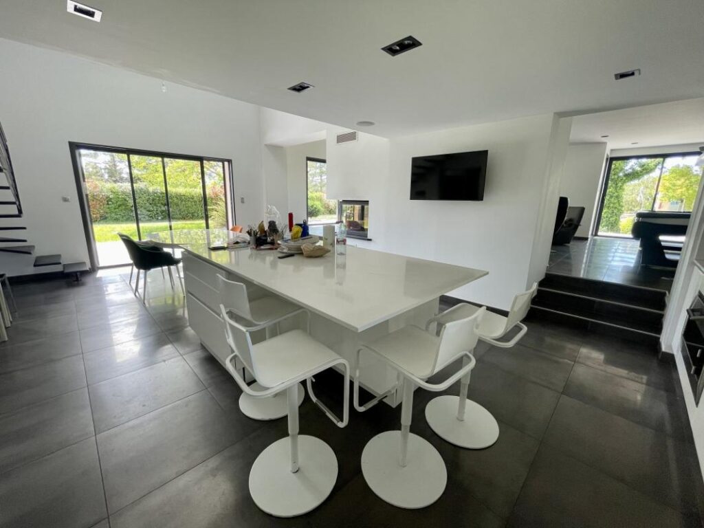 Demeure familiale de prestige – 7 pièces – 5 chambres – 370 m²