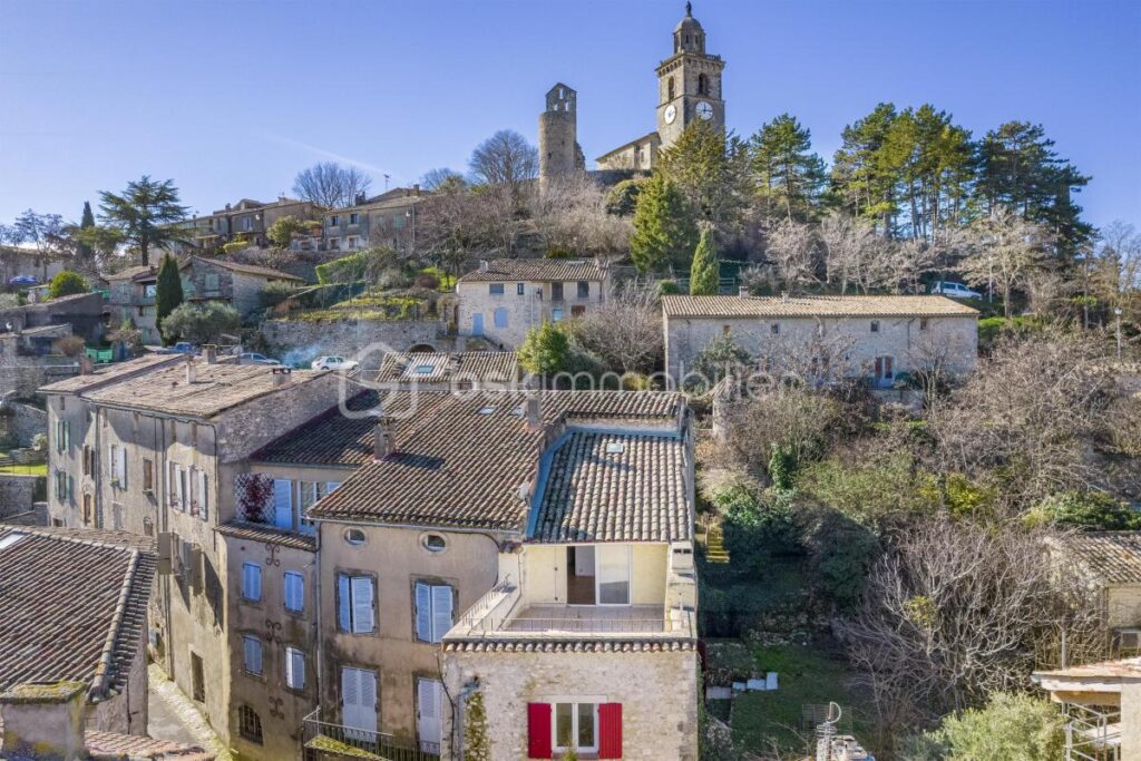 Maison de village avec jardin secret et toit-terrasse – 125 m2 – Reillanne – 5 pièces – 3 chambres – 125 m²