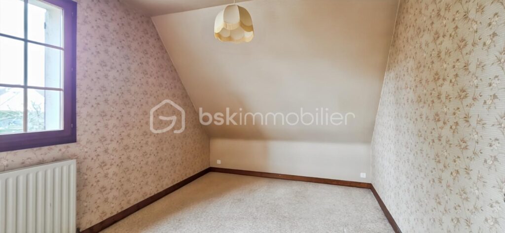 Idéalement située, belle maison familial dans village attractif – 8 pièces – 4 chambres – 198 m²