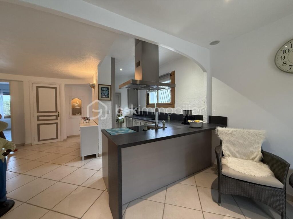 Maison Appartement – 4 pièces – 3 chambres – 110 m²