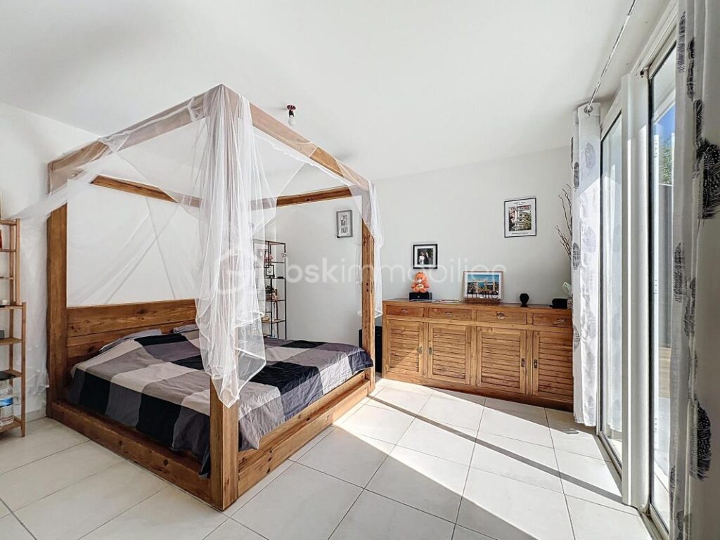 Ensemble immobilier villa et ses deux locatifs vue mer – 10 pièces – 7 chambres – 295 m²