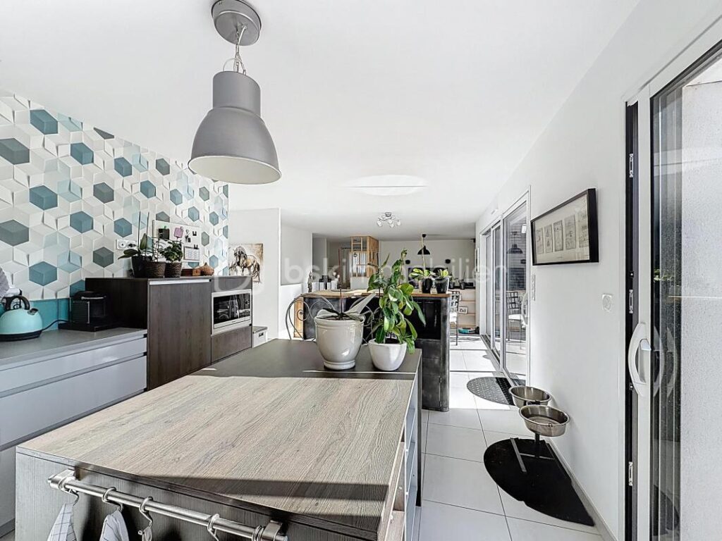 Maison contemporaine 136 m² – terrain 4 000 m² – grand séjour 60 m² – 10 min Redon – 5 pièces – 3 chambres – 136 m²