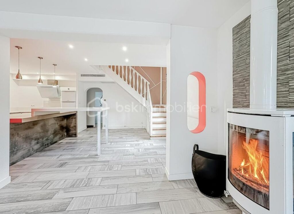 *** Villa T5 de 140m2 sur un terrain de 550m2 avec piscine et vue étangs à PALAVAS *** – 5 pièces – 4 chambres – 140 m²