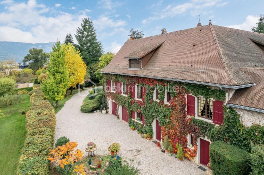 Criel de Voiron Propriété d’Exception Terrain 3766 m² 1 090 000 € – 10 pièces – 6 chambres – 370 m²