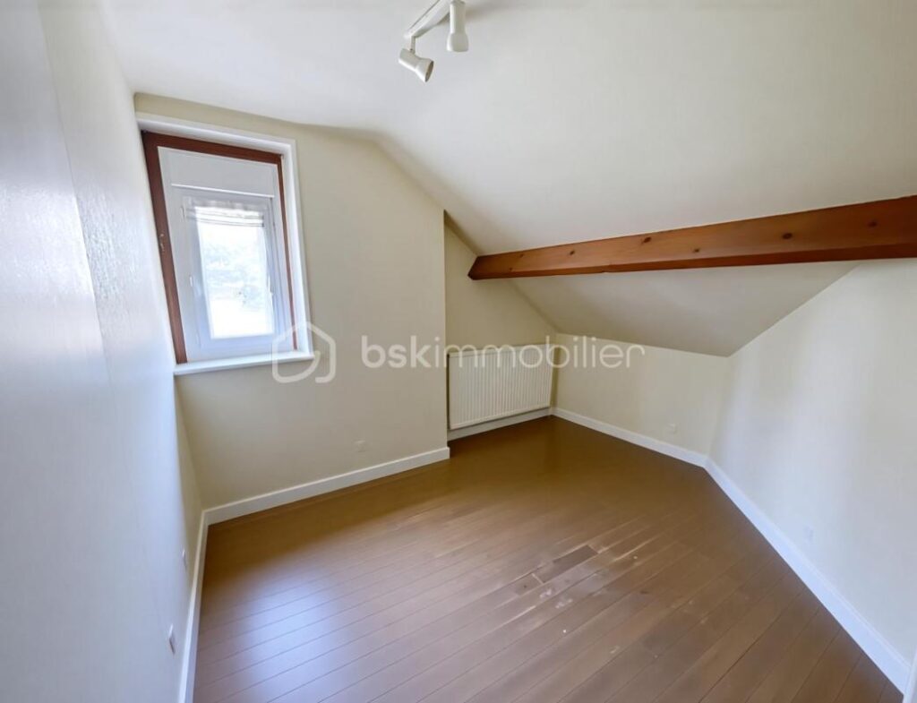 PROPRIETE DE CARACTERE – 7 pièces – 4 chambres – 210 m²