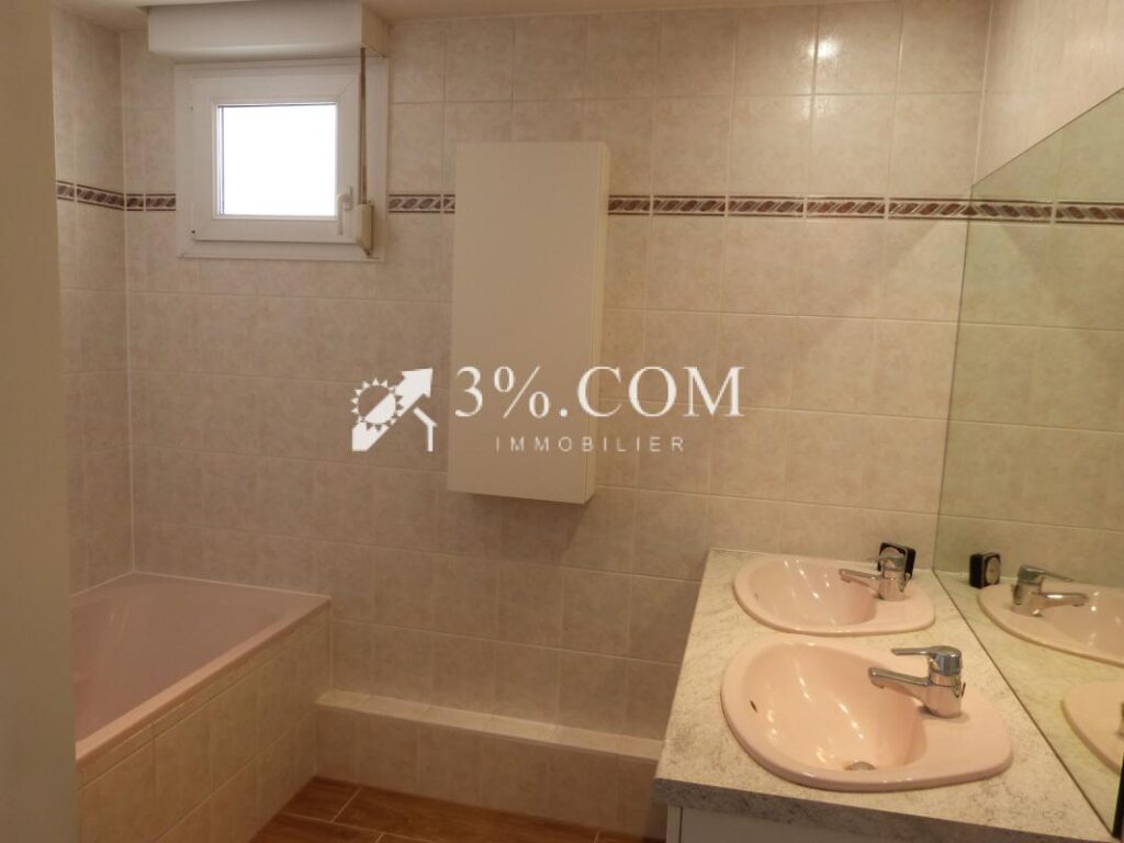 3%.COM-Neudorf : Duplex dernier étage 111m2 Robertsau – 4 pièces – 3 chambres – 91 m²