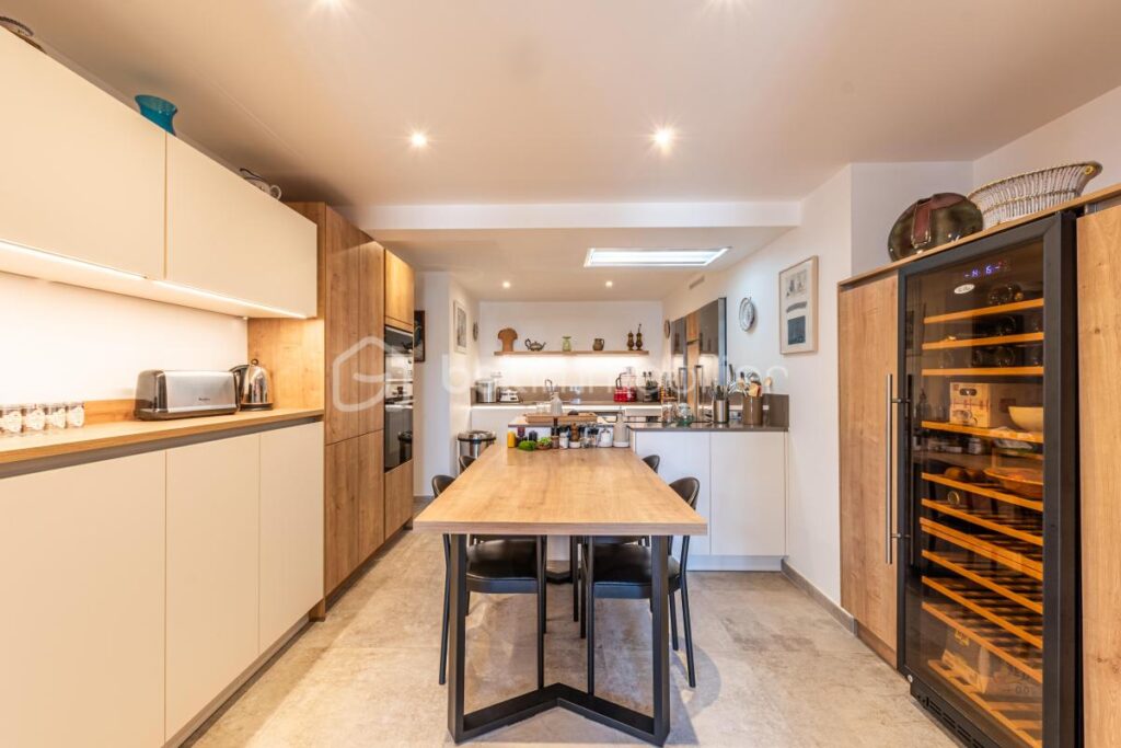 Appartement coup de cœur en duplex face à la mer à Hyères – 5 pièces – 4 chambres – 165 m²