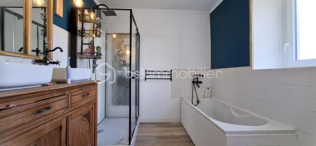 Maison individuelle entièrement rénovée, 4 chambres, garage – 5 pièces – 4 chambres – 136 m²