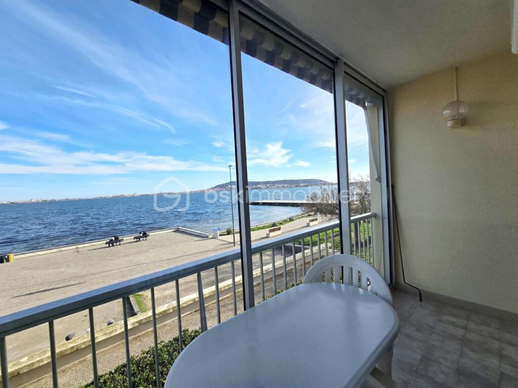 EN EXCLUSIVITE – VUE FRONTALE – COIN NUIT – 1 pièce – NR chambres – 21 m²