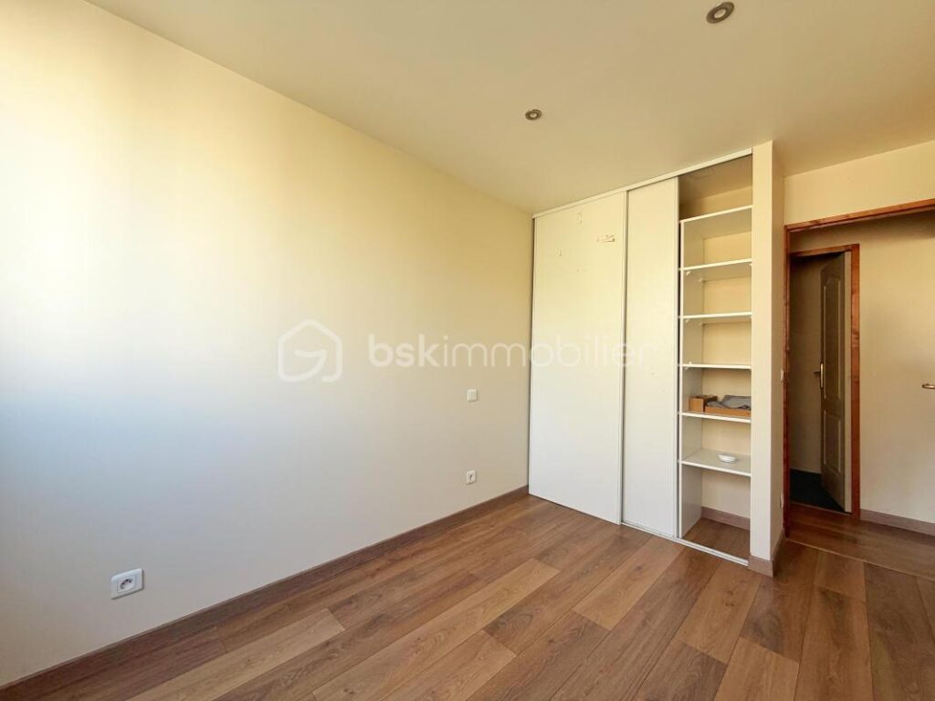 NOUVEAU EN PARFAIT ETAT ! – 3 pièces – 2 chambres – 52 m²