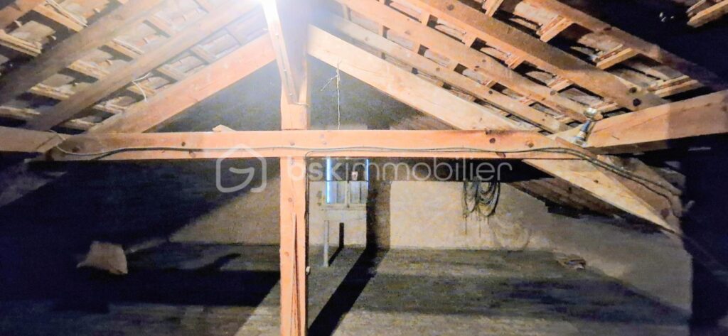 Emplacement privilégié – Maison à rénover – Fort potentiel – Proche plage et Vélodyssée – 4 pièces – 2 chambres – 98 m²