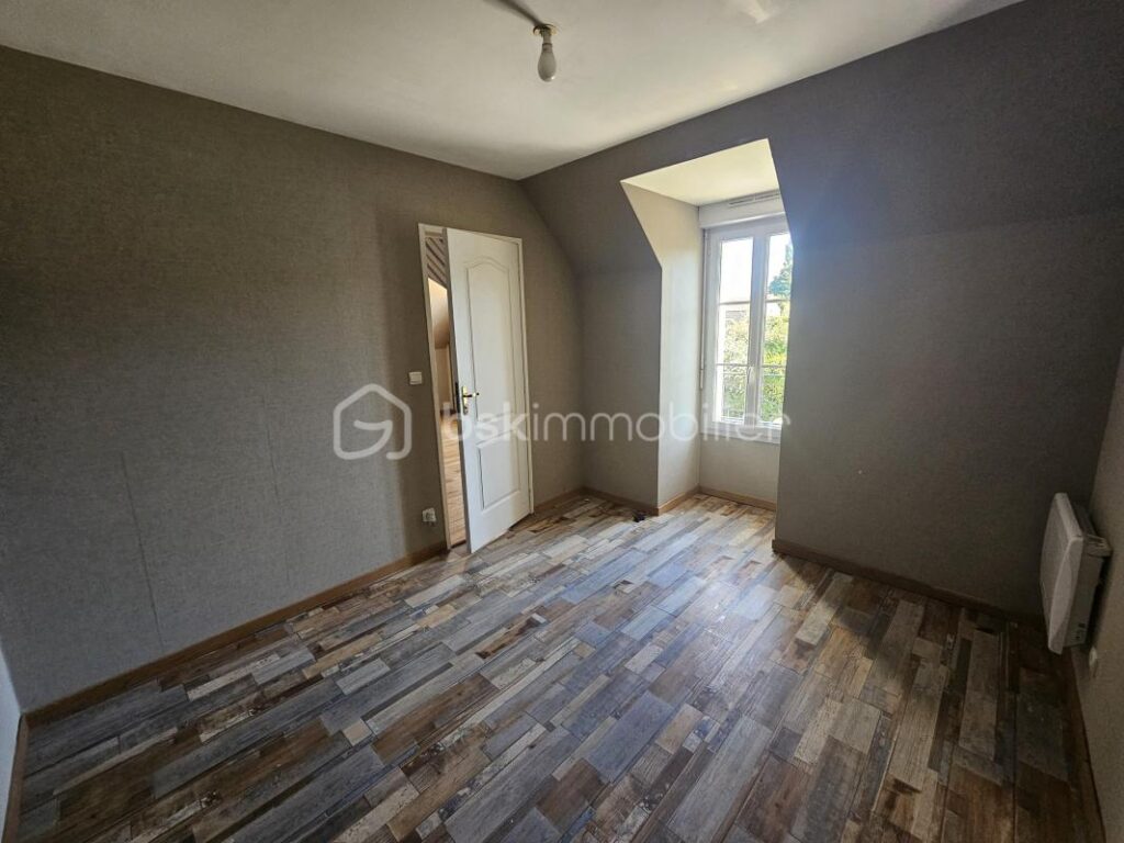 🏡 Belle maison familiale à Auneuil !! – 7 pièces – 4 chambres – 160 m²