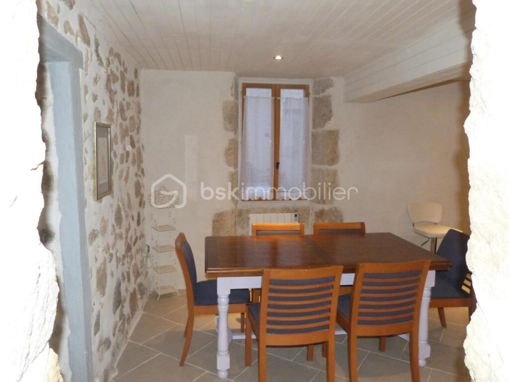 Maison de village avec gîte et vue imprenable ! – 7 pièces – 5 chambres – 155 m²