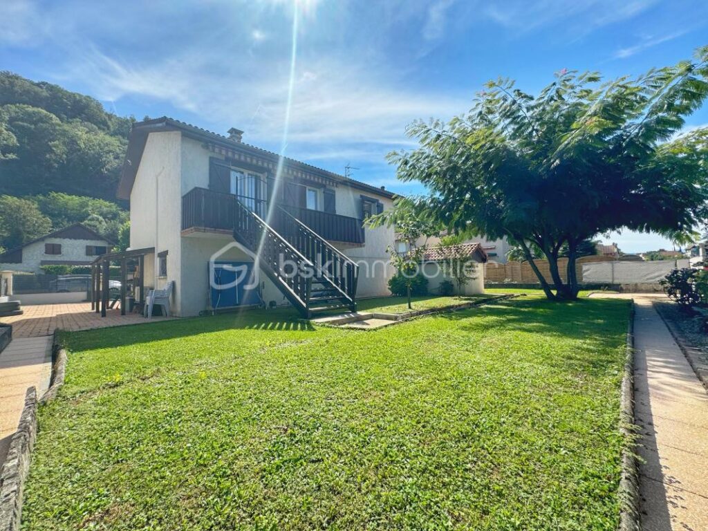 Maison à fort potentiel – 5 pièces – 3 chambres – 108 m²