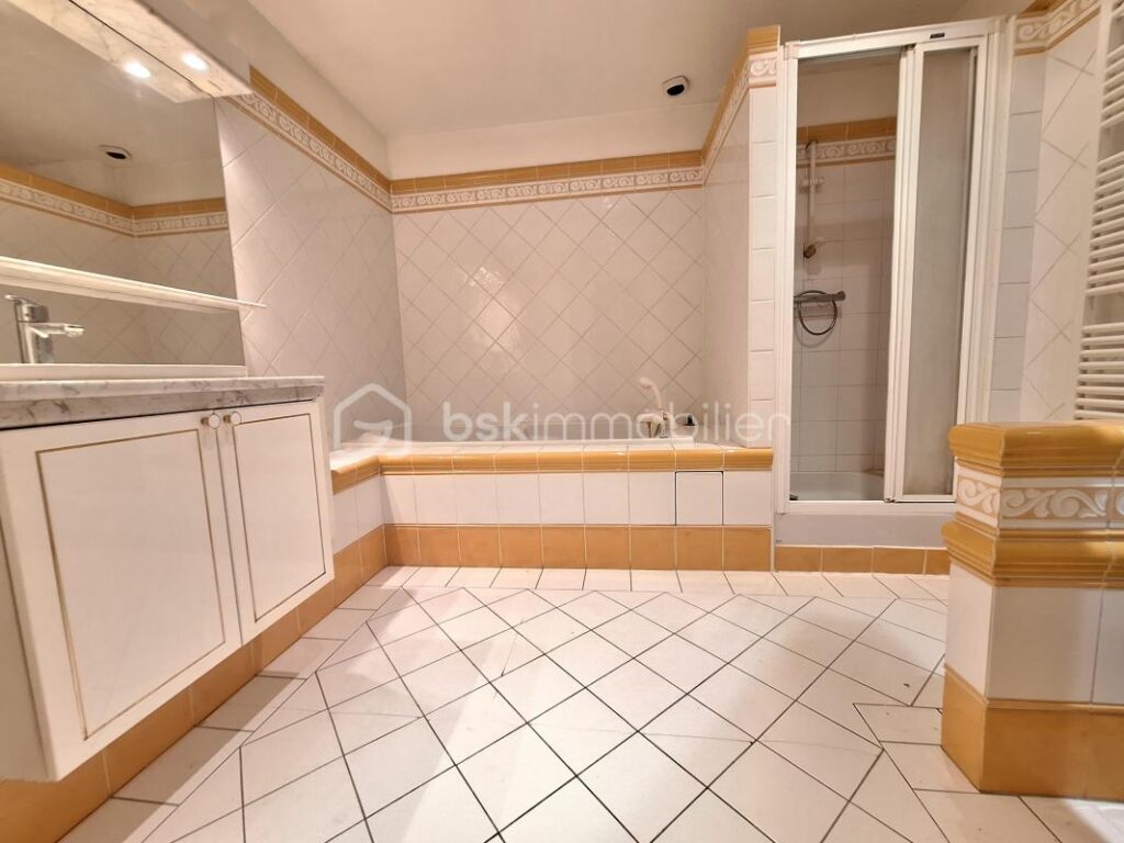 Bord de loire et fort potentiel ! – 3 pièces – 2 chambres – 113 m²