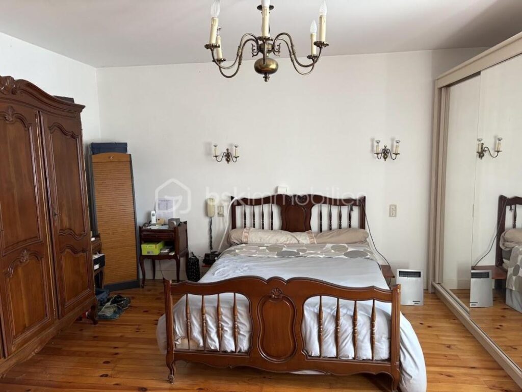 Maison Type T4 + appartement T2 – 13 pièces – 5 chambres – 276 m²