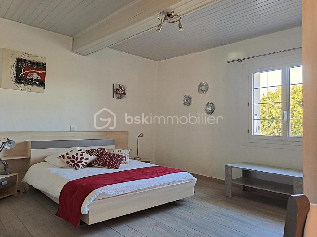 Lauragaise 230 m², piscine, parc et vue dégagée – 7 pièces – 5 chambres – 226 m²