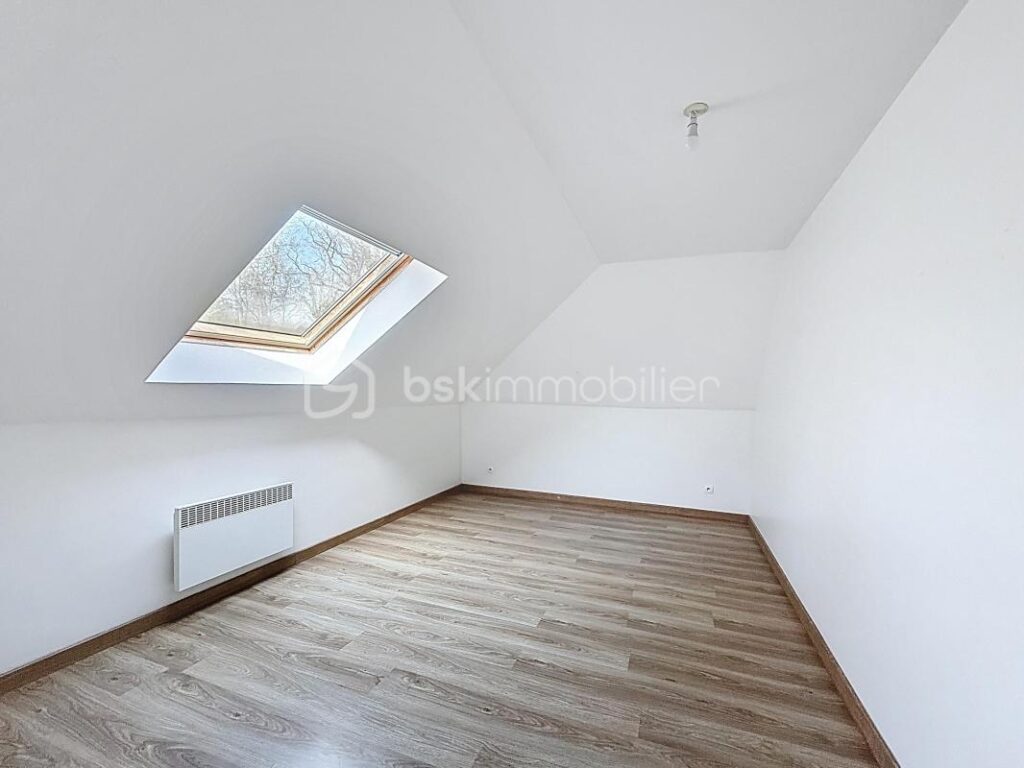 Duplex 4 pièces – 75 m² Carrez, jardin privatif 131 m², terrasse, parking et cave – Saint‑Hubert Montgeron – 4 pièces – 3 chambres – 75 m²