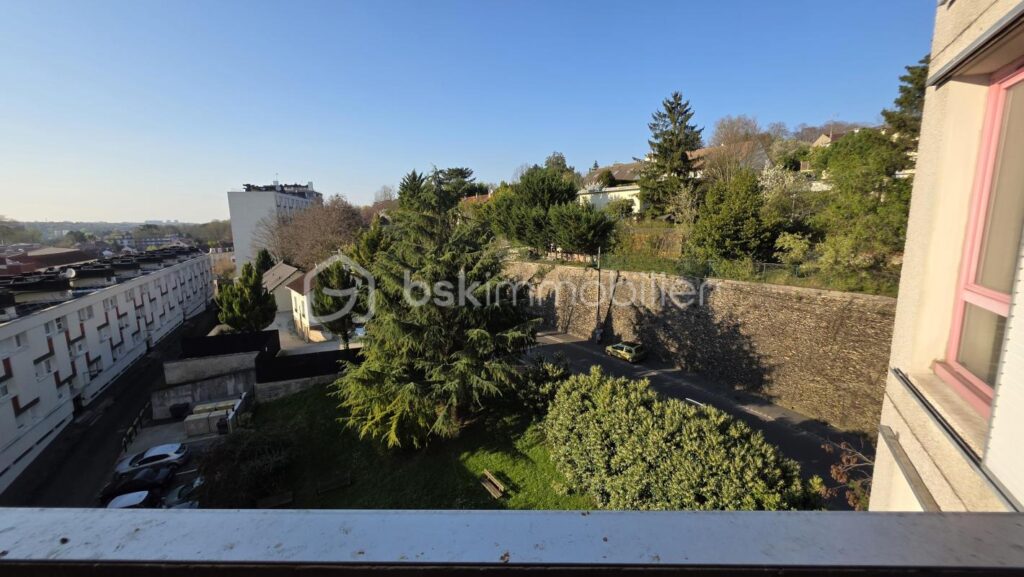 Appartement F3 – 65 m2 – 2 chambres – balcon VUE SEINE – Parking privatif couvert – 3 pièces – 2 chambres – 65 m²