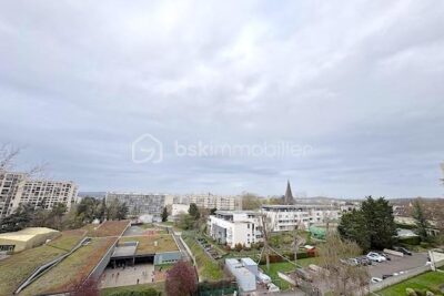 Belle vue dégagée pour ce 2 pièces à Marly le Roi ! – 2 pièces – 1 chambre – 49 m²