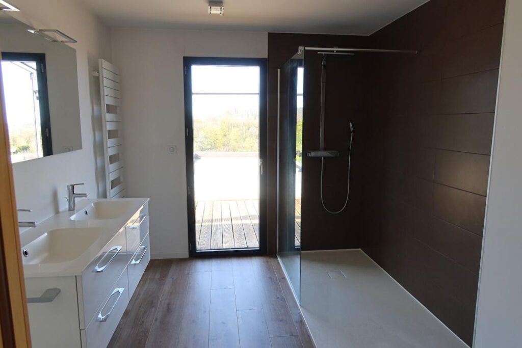 Maison d’architecte Besancon 7 pièce(s) 153 m2 – 7 pièces – 4 chambres – 153 m²