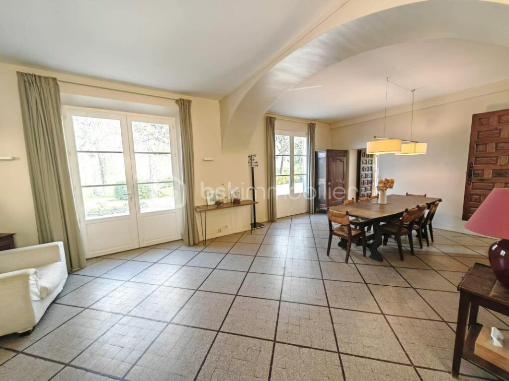 Maison de charme en bord de Seine – 5 chambres – 7 pièces – 5 chambres – 140 m²