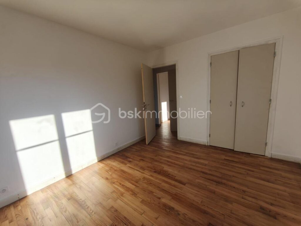 Maison familiale, grand terrain avec vue au cœur d’Arette – 6 pièces – 4 chambres – 160 m²