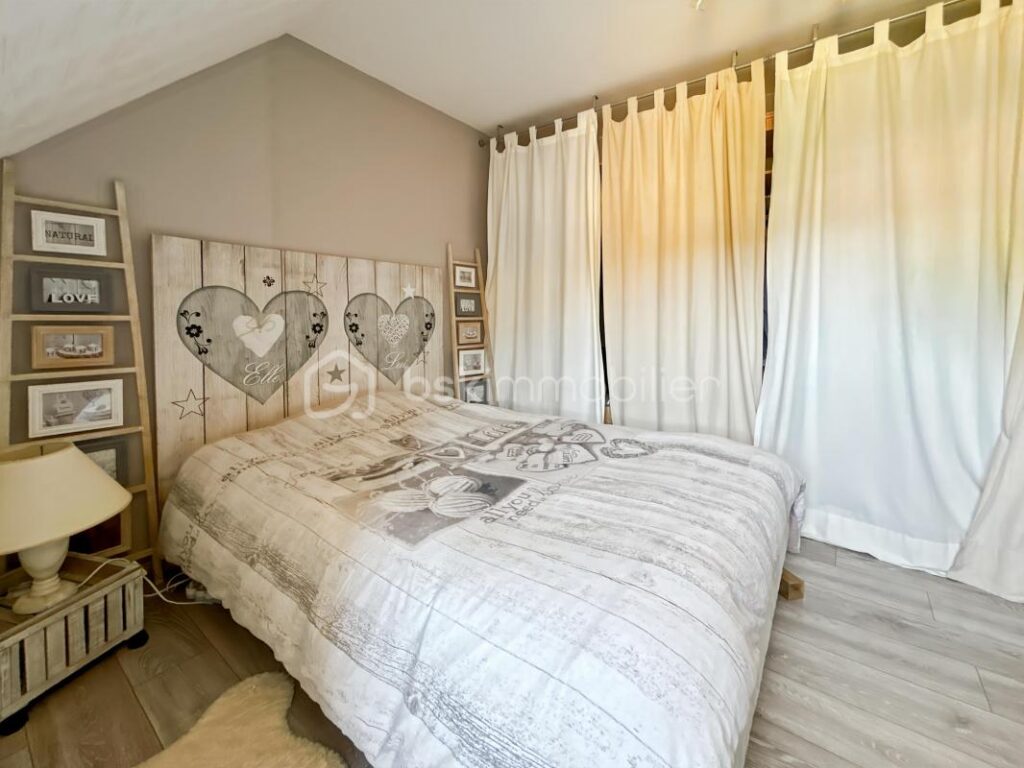 Maison familiale avec 5 chambres, véranda, jardin et prestations modernes – Proche gare de Sens – 7 pièces – 5 chambres – 179 m²