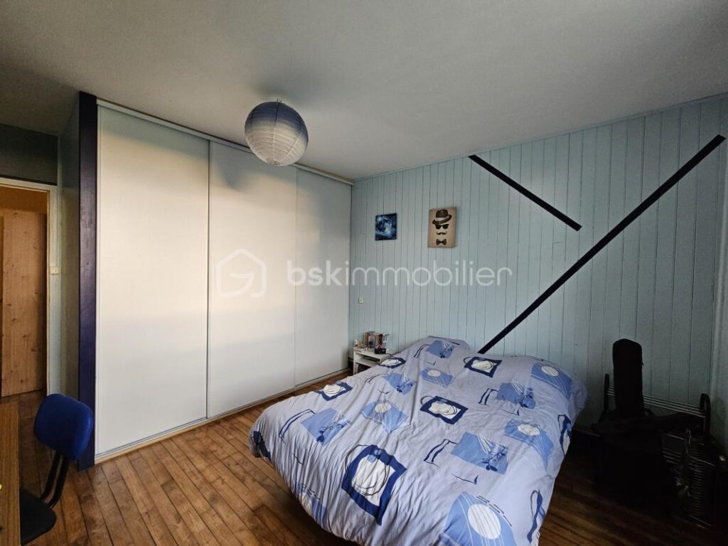 Maison 6 pièces 143m2 – 6 pièces – 3 chambres – 143 m²