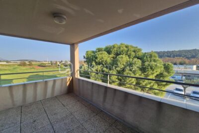 OLLIOULES: T3 EN DUPLEX AVEC TERRASSE – 3 pièces – 2 chambres – 59 m²