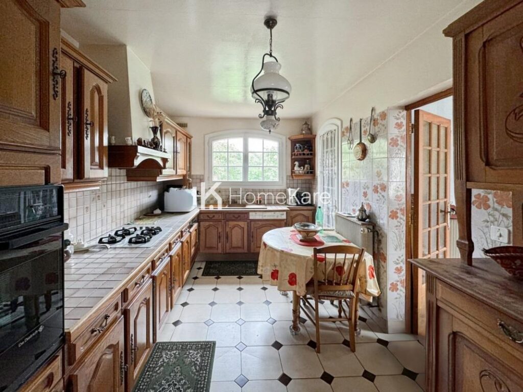 MAISON A HAUT POTENTIEL – 6 pièces – 5 chambres – 140 m²