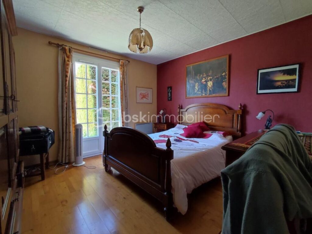 Rabastens – maison plain pied avec piscine – a deux pas du centre ville – 6 pièces – 4 chambres – 148 m²