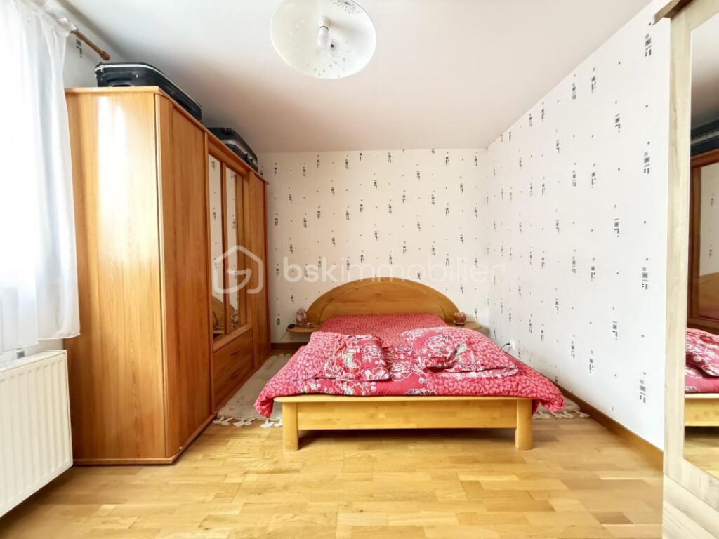 Bel appartement spatieux de 73m2 avec loggia – 3 pièces – 2 chambres – 73 m²