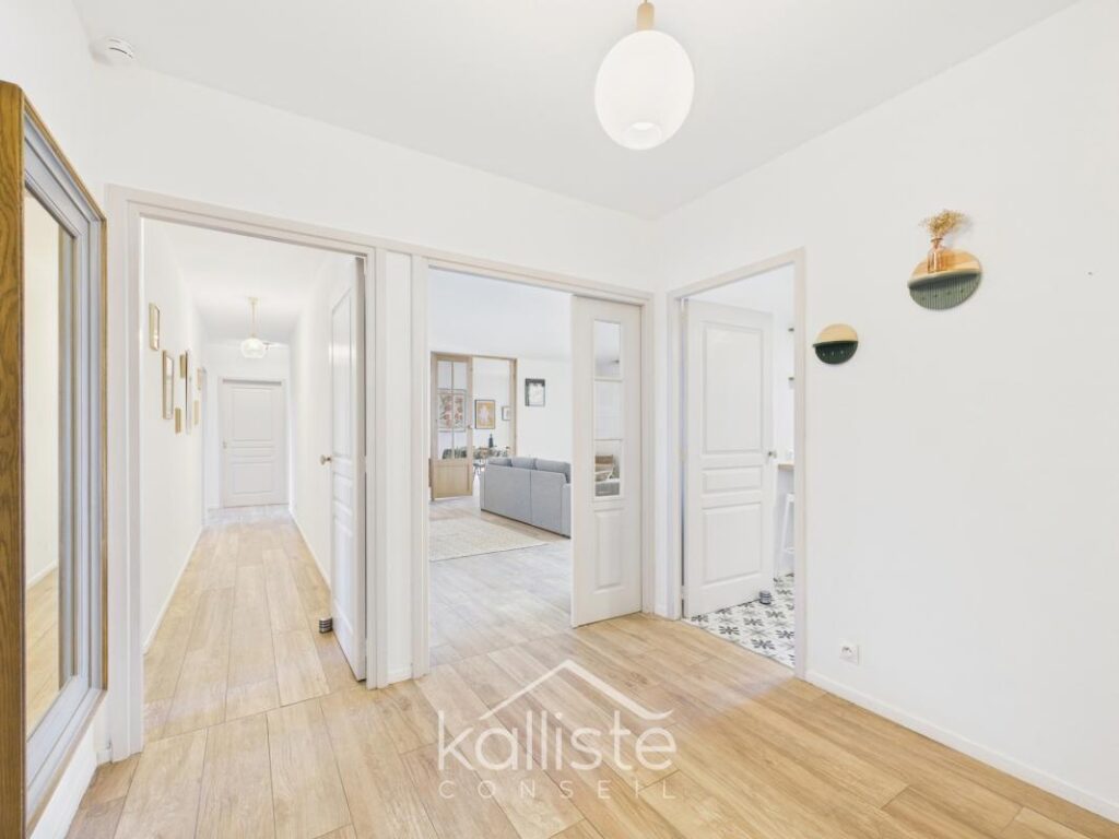 Appartement T5 131.87 m² de standing avec terrasse et garage – Ajaccio – 5 pièces – 4 chambres – 131 m²