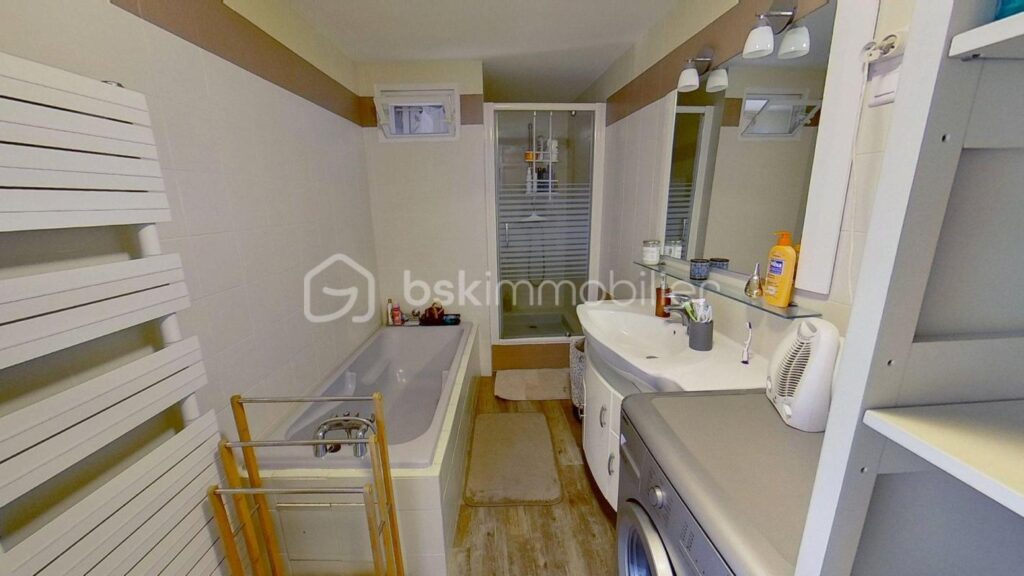 Maison Atypique avec jardin au Teil – 6 pièces – 4 chambres – 142 m²