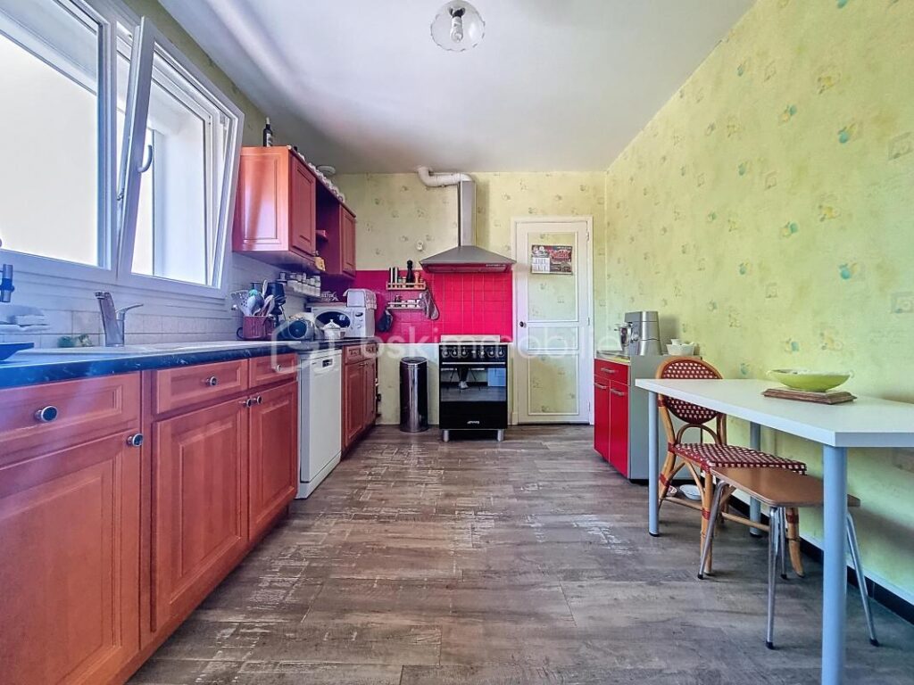 MAISON avec sous-sol total et piscine – 5 pièces – 4 chambres – 126 m²