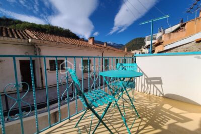 EXCLUSIVITE MAISON AVEC TERRASSE ET GARAGE – 3 pièces – 1 chambre – 37 m²