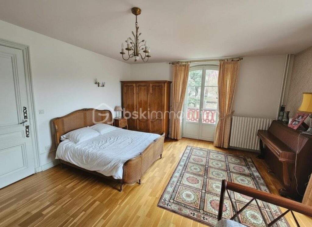 Propriété de caractère avec vue Loire – Bien d’exception – 9 pièces – 6 chambres – 270 m²