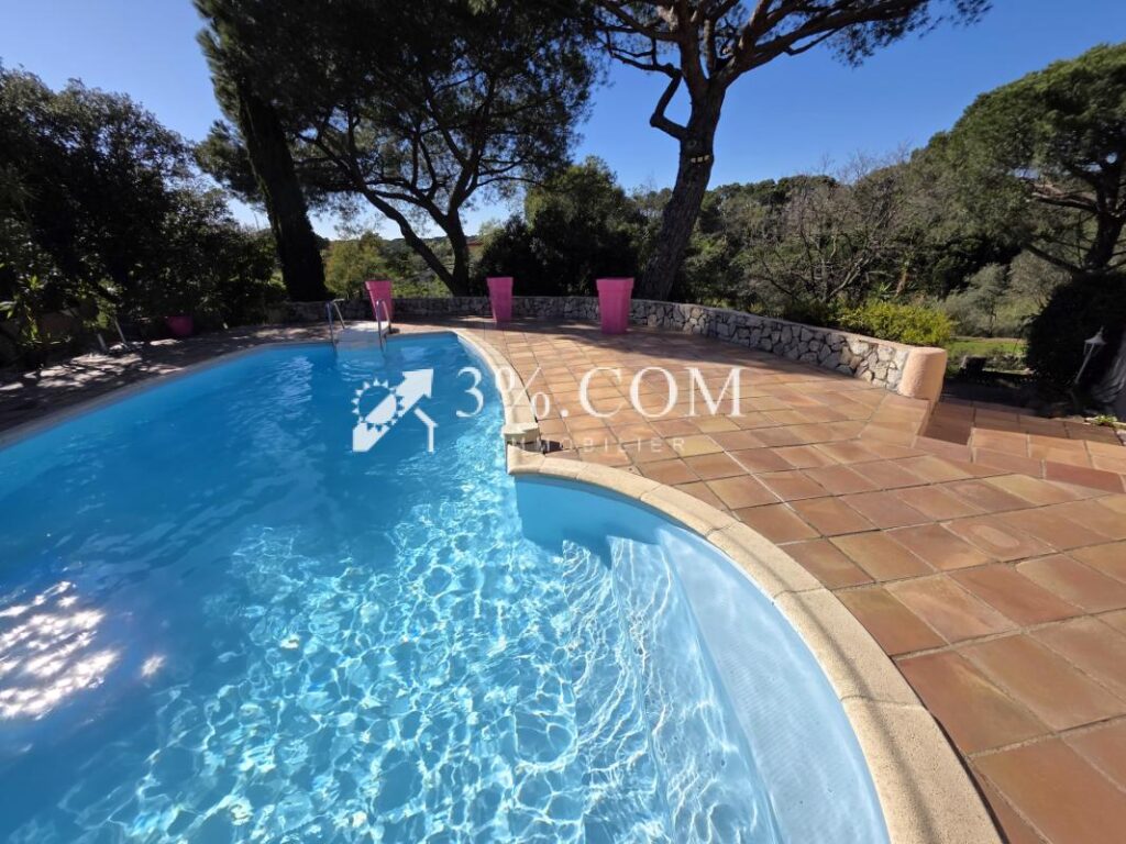 Grande villa dans quartier verdoyant – 6 pièces – 4 chambres – 145 m²