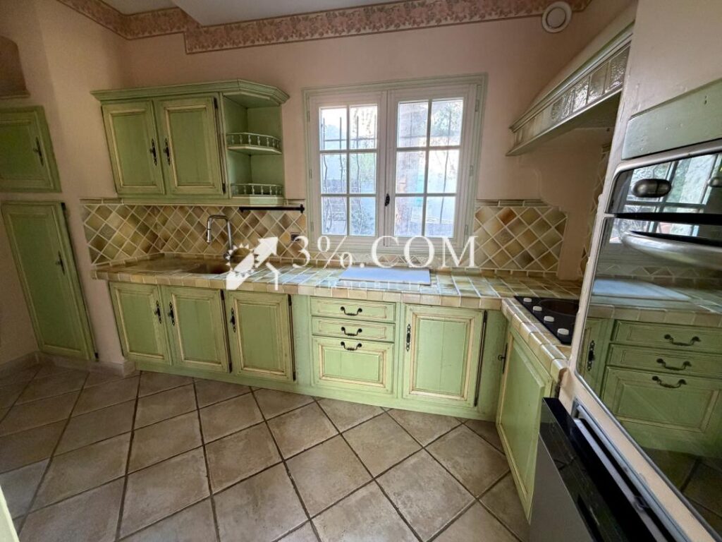 Maison avec vue panoramique Fort potentiel Colomars, à 2 – 5 pièces – 3 chambres – 141 m²