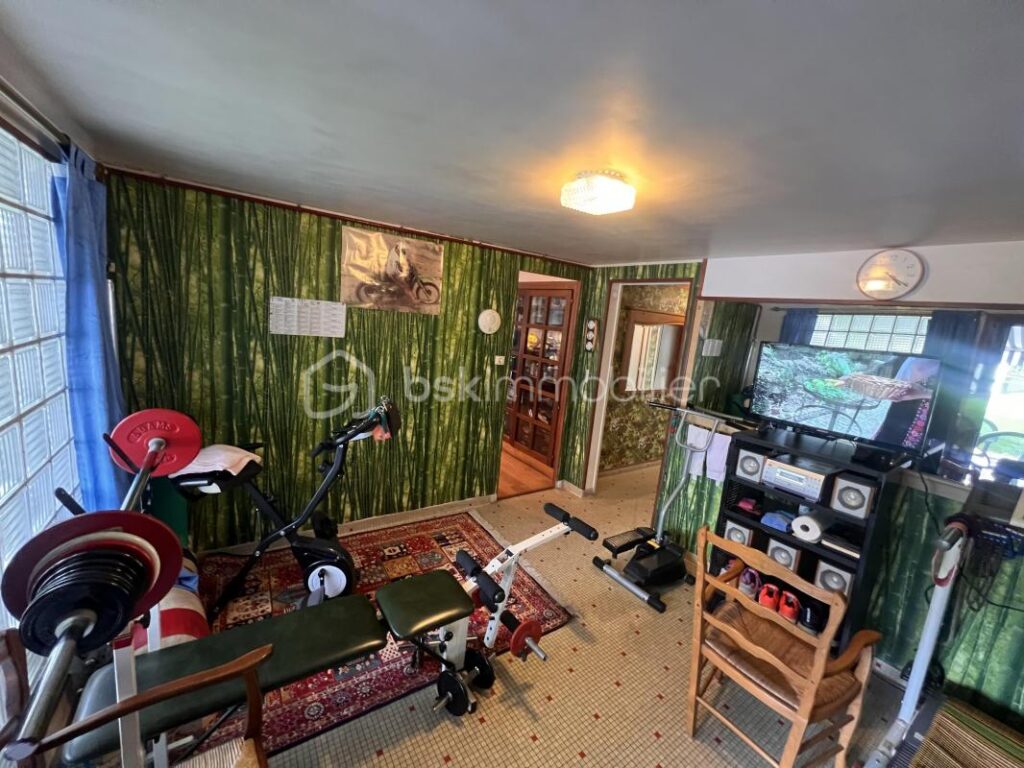 Maison Rare aux Volumes Exceptionnels de 230 M² – 8 pièces – 4 chambres – 230 m²