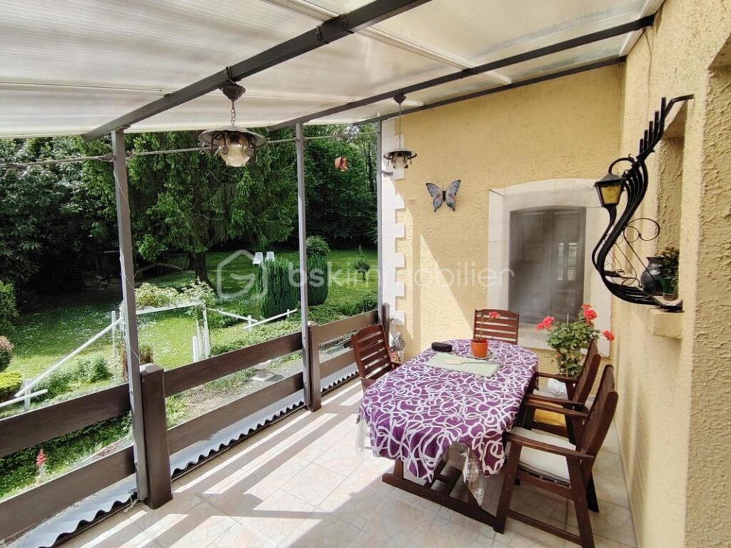 Maison de charme en campagne à Chenu – Tranquillité et vues dégagées garanties ! – 4 pièces – 3 chambres – 75 m²