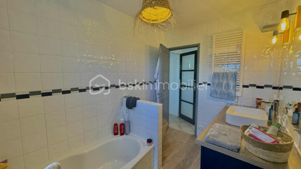 Couffouleux – Maison T6 avec piscine et sous-sol – 6 pièces – 4 chambres – 165 m²