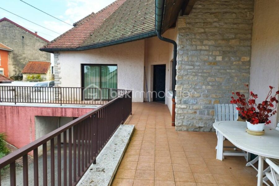 Maison à vendre à Clairvaux les lacs