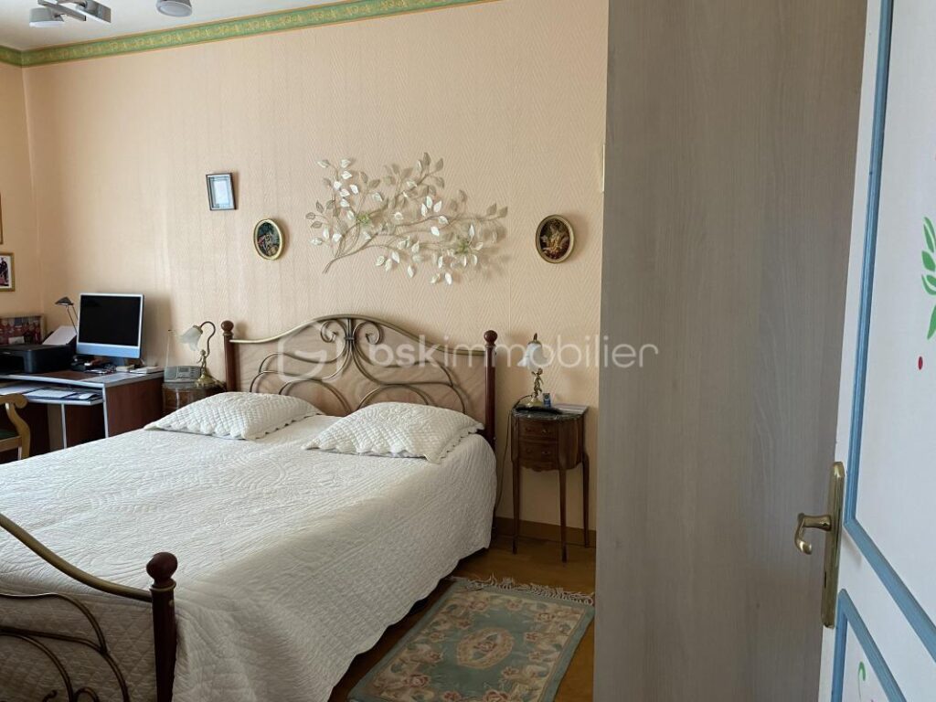 PAU NORD – MAISON 165 M² + GITE 140 m² + DEPENDANCE 60 M² – 7 pièces – 5 chambres – 305 m²