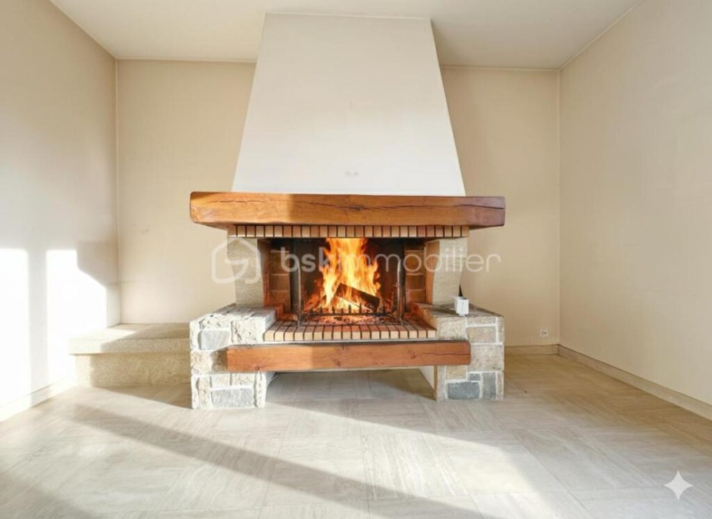 Marly-le-Roi – Spacieuse maison familiale avec vue dégagée sur Paris – 7 pièces – 4 chambres – 152 m²