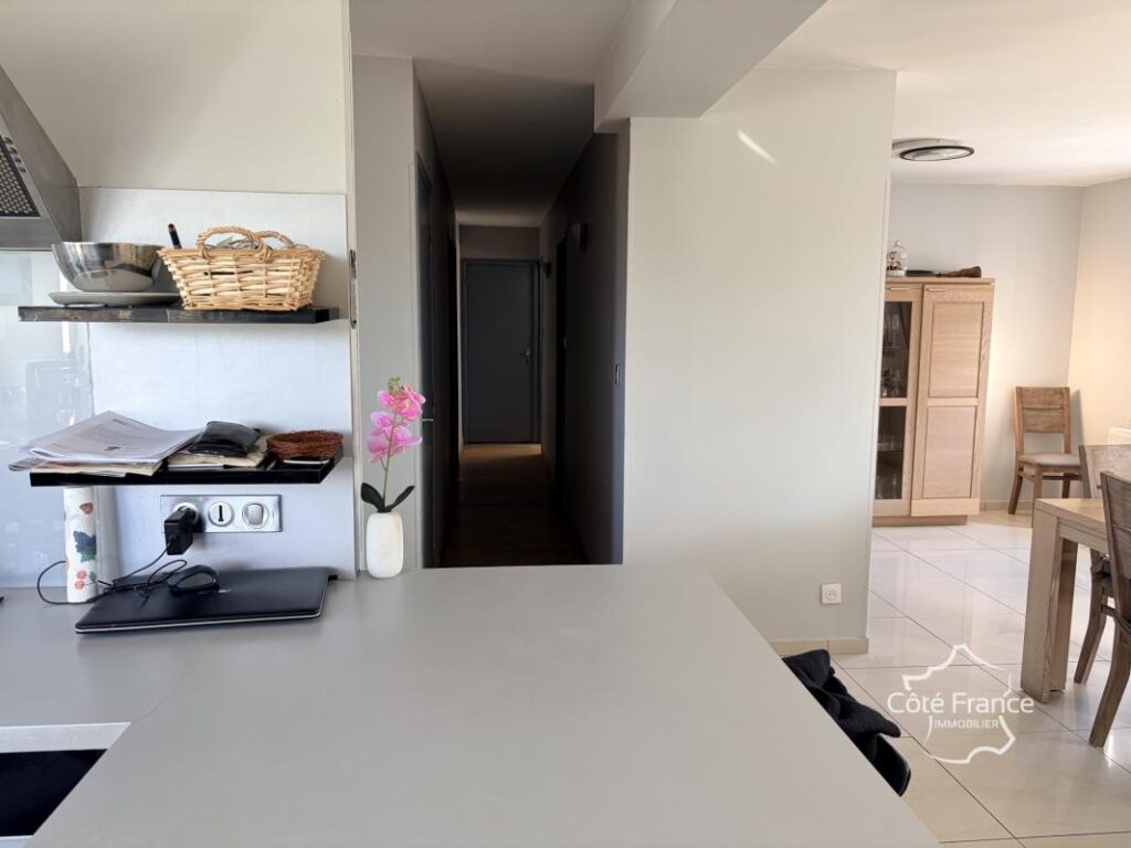 Maison 6 pièces 143 m2 1 880 m2 de terrain Bersillies (5 – 6 pièces – 4 chambres – 143 m²