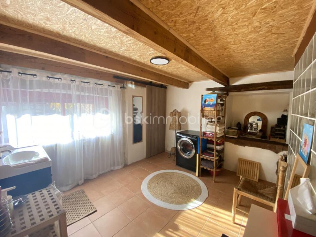 Charme, nature & autonomie – 147 m² + grange – Sud Aveyron – 5 pièces – 3 chambres – 147 m²