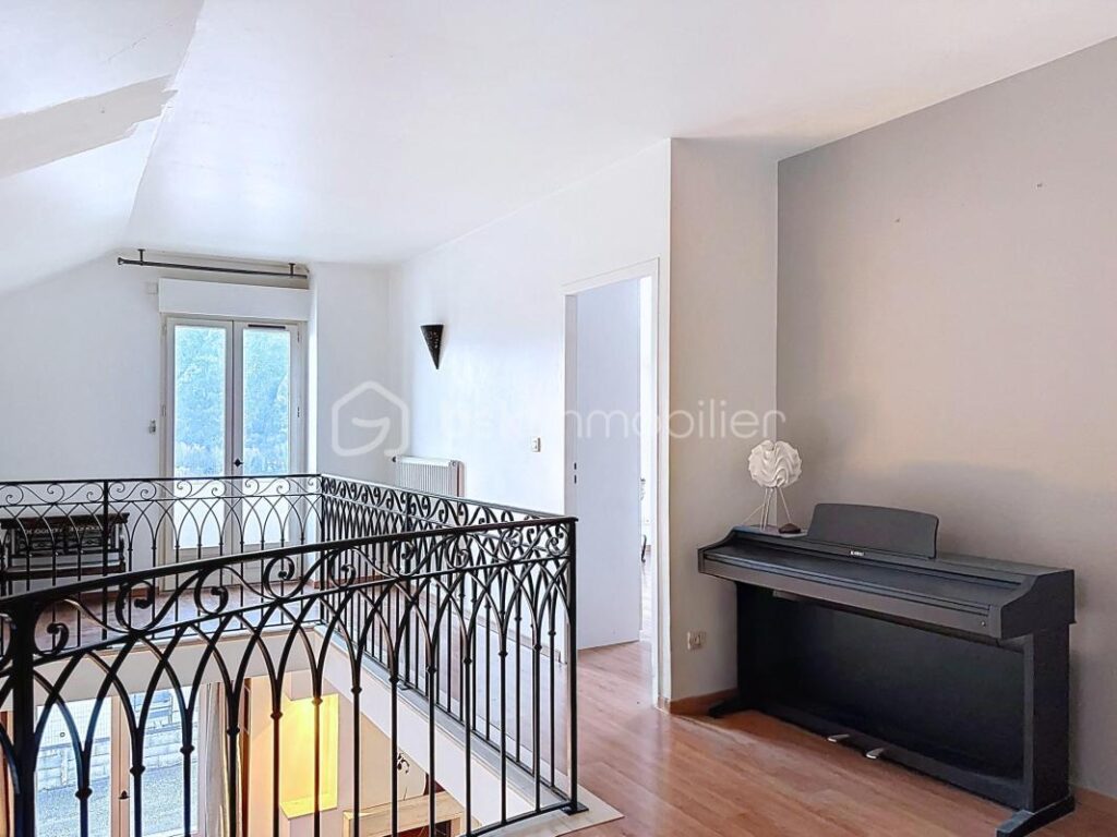 Spacieuse maison dans secteur calme, à 5min de Varces – 5 pièces – 4 chambres – 183 m²